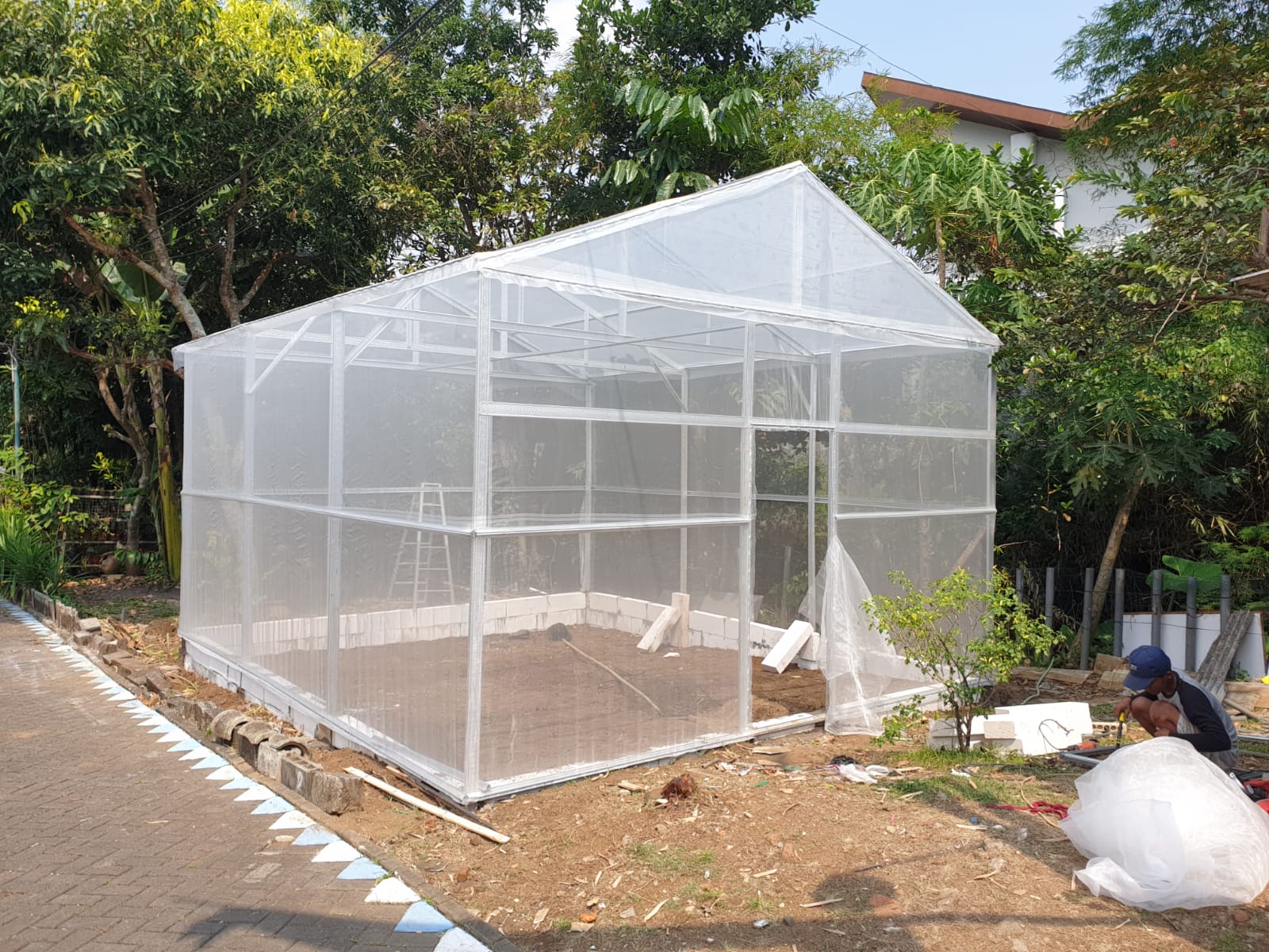 PENGEMBANGAN GREENHOUSE UNTUK OPTIMASI HASIL PRODUKSI TANAMAN KELOMPOK TANI CEMARA HIJAU FARM (CHF)