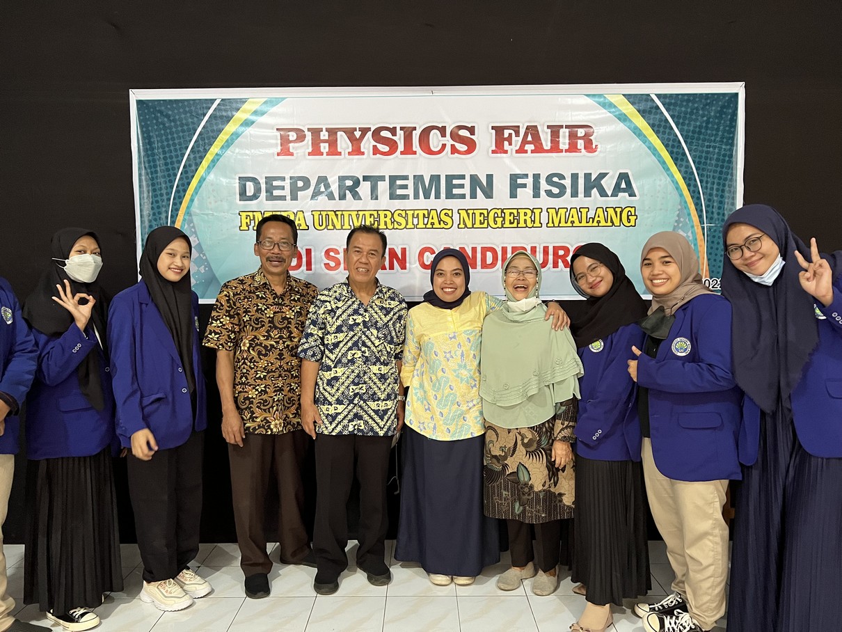 PHYSICS FAIR SEBAGAI SARANA MEMBANGUN PERSEPSI POSITIF TERHADAP FISIKA DAN PENGUATAN PHYSICS IDENTITY SISWA SMA