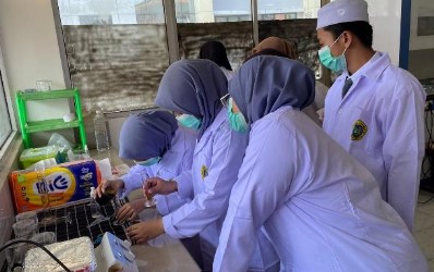 YOUNG SCIENTIST SCIENCE CAMP: IMPROVING STUDENTS’ SKILLS IN THE FIELD OF SCIENCE IN THE ISLAMIC BOARDING SCHOOL ENVIRONMENT