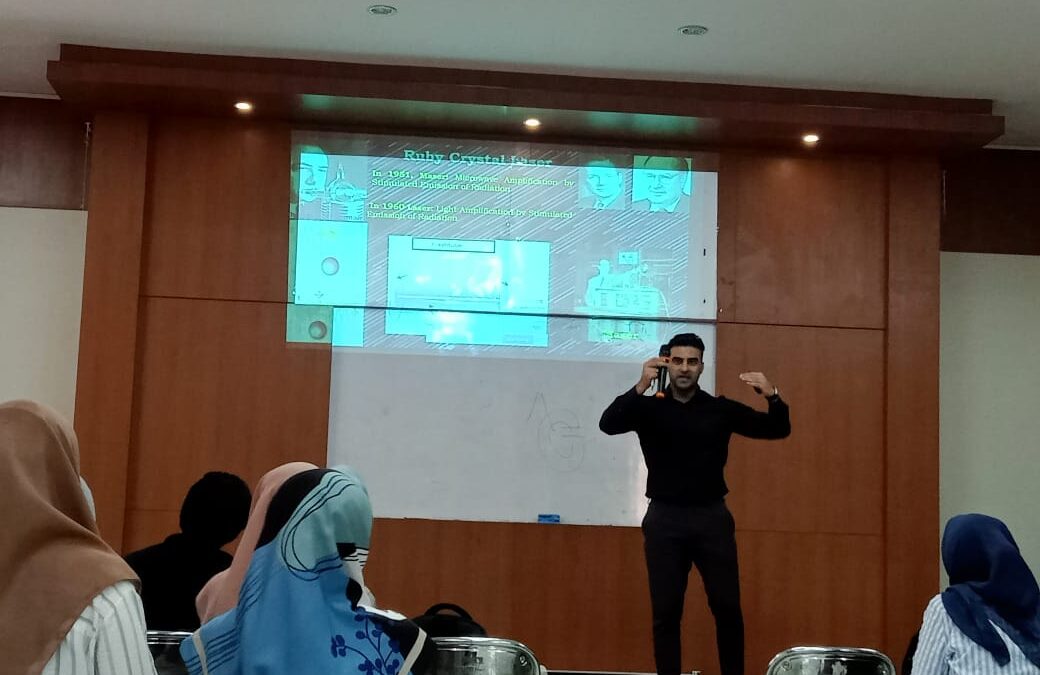 Ciptakan suasana pembelajaran baru, Fisika FMIPA UM berkolaborasi dengan Universiti Teknologi Malaysia dalam kegiatan Co-Teaching.