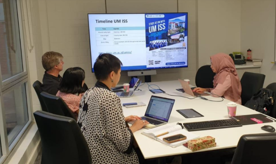 Dosen Fisika Wakili UM Menjalin Kerjasama dengan Universitas di Australia Barat Melalui Program Western Australia-East Java Universities Consortium (WAEJUC)