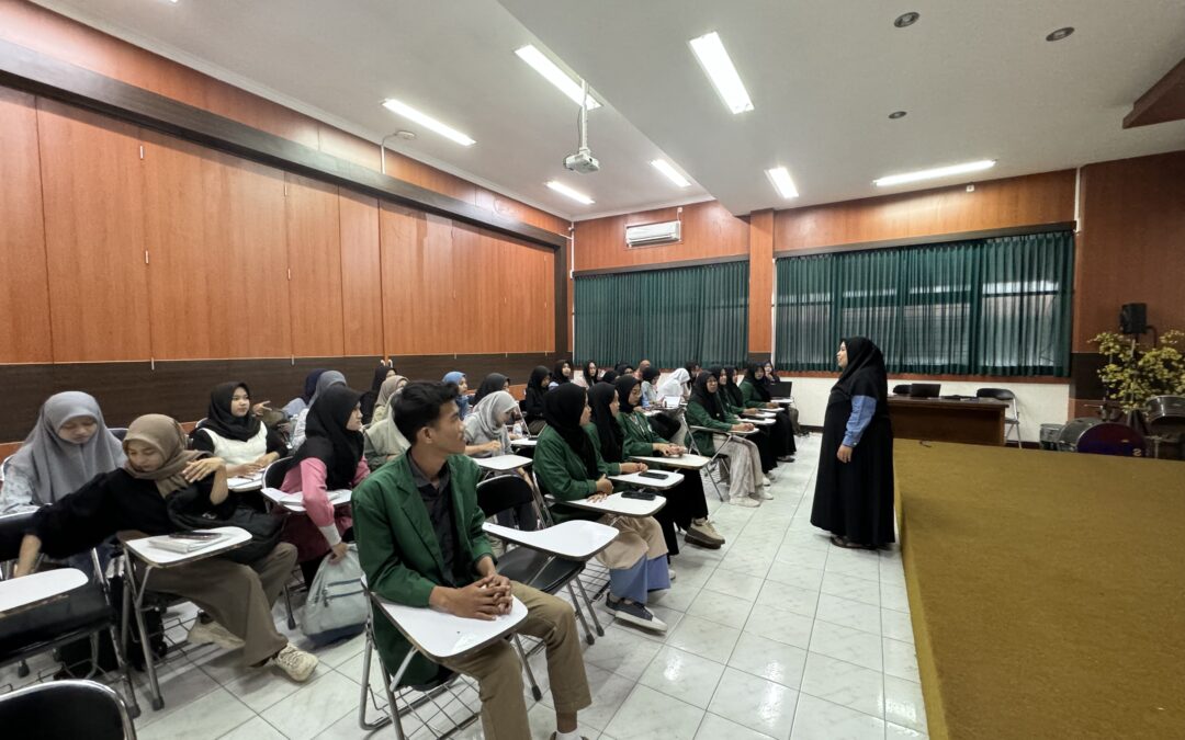 Delapan Mahasiswa IAIN Palangkaraya Ikuti Kuliah Pengembangan Karakter Fisika Peserta Didik S1 Pendidikan Fisika UM
