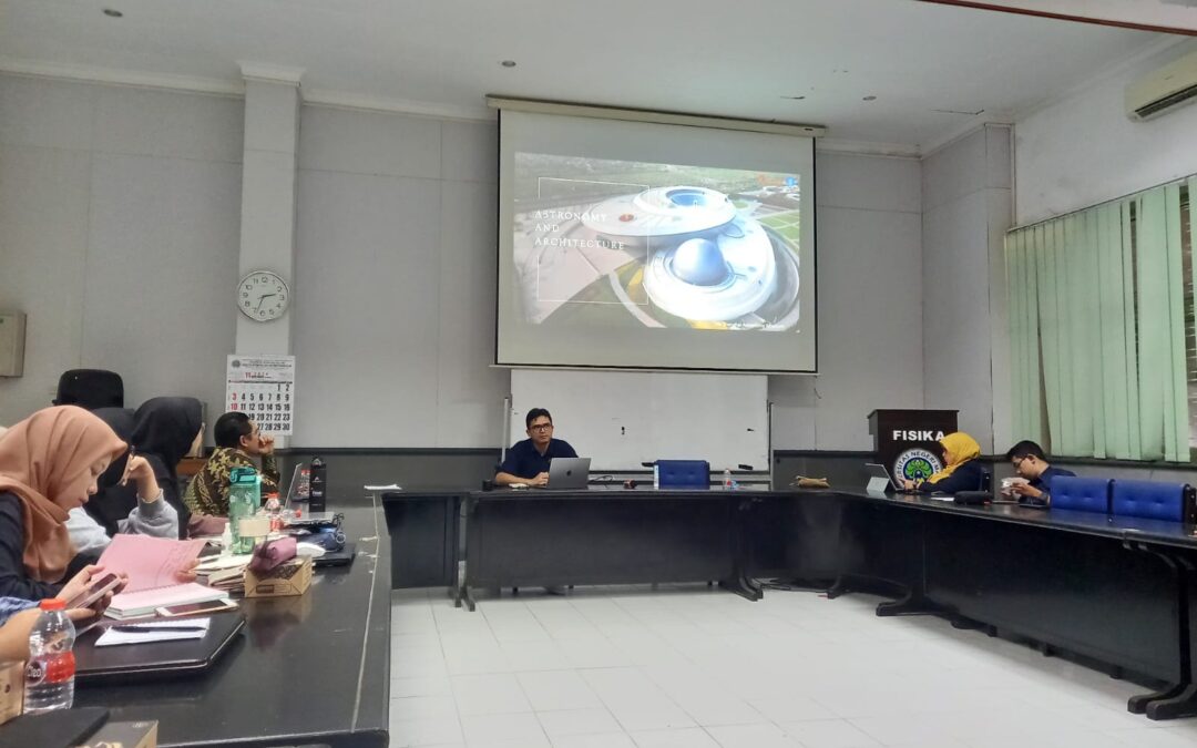 Kuliah Tamu Tentang Kemajuan Ilmu Astronomi di Departemen Fisika Universitas Negeri Malang