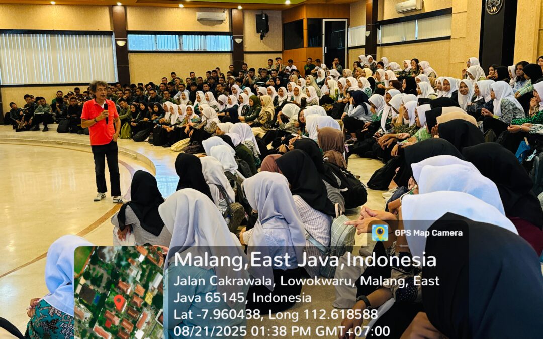 Menjadi Fisikawan Hebat Sejak Dini: Prof. Harith Ahmad dan Dr. Muhammad Faizal Motivasi Mahasiswa Baru Fisika UM 2025